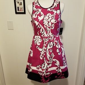 Crown & ivy pink white paisley black trim sz 8P